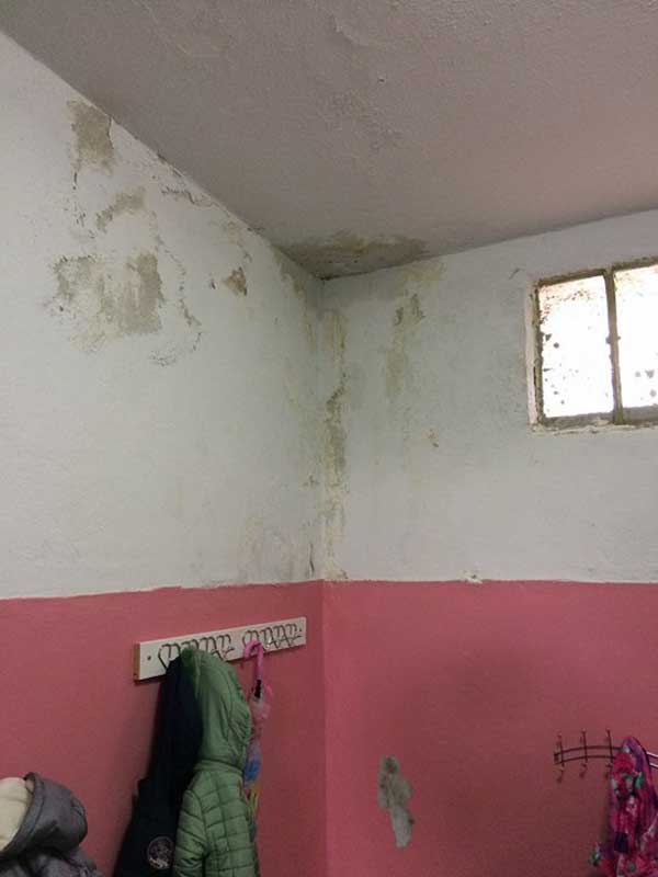 Σε άθλια κατάσταση τα αποδυτήρια ενόργανης στο ΔΑΚ