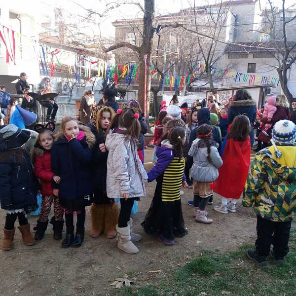 Αποκριάτικο ξεφάντωμα στον παιδικό φανό της Κόζιανη!