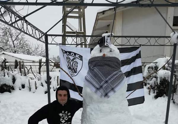 ΠΑΟΚτσής χιονάνθρωπος στην Καστοριά!