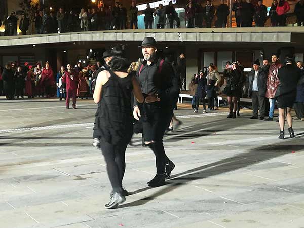 Αργεντίνικο τάνγκο και σάλσα στην κεντρική πλατεία της Κοζάνης