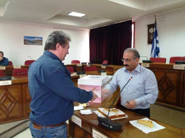 Ο Δήμαρχος Εορδαίας έκοψε τη βασιλόπιτα των εργαζομένων του Δήμου