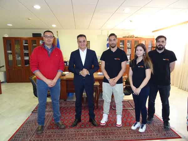 Επίσκεψη της ομάδας Tyφoon MotoRacing του Πανεπιστημίου,  στον Περιφερειάρχη Δυτικής Μακεδονίας