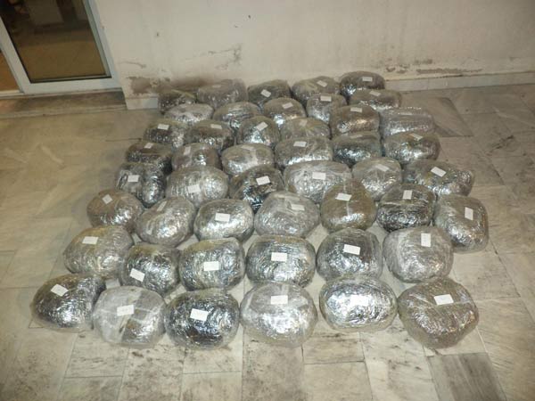 Συλλήψεις 5 αλλοδαπών για μεταφορά 47.6 κιλών ακατέργαστης κάνναβης σε περιοχή της Φλώρινας