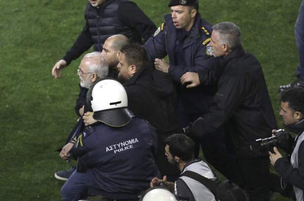 ΠΑΟΚ – ΑΕΚ: Ένταλμα κατά του Ιβάν Σαββίδη – Αναζητούνται κι άλλοι τέσσερις