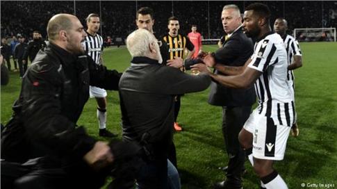 Η κυβέρνηση αποφάσισε τη διακοπή του πρωταθλήματος