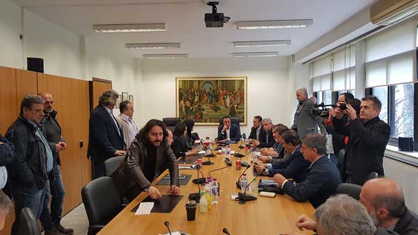 Θεόδωρος Καρυπίδης: “Δεν αποδεχόμαστε το νομοσχέδιο για την πώληση λιγνιτικών μονάδων”