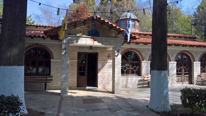 Πανηγυρίζει ο ναός της Ζωοδόχου Πηγής στο ξωκλήσι της Παναγίας