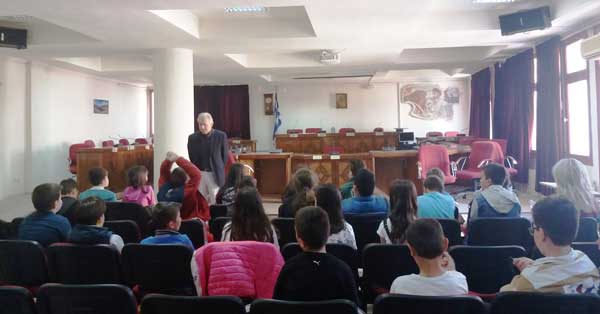 Το Δημαρχείο Εορδαίας επισκέφθηκαν μαθητές  του 9ου Δημοτικού Σχολείου  Πτολεμαϊδας