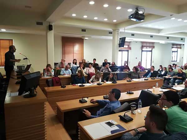 Κατάμεστο το Κοβεντάρειο στο Εκπαιδευτικό Σεμινάριο Υπαλλήλων ΟΤΑ της ΠΕΔ
