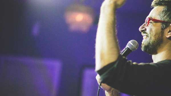‘Stand up Comedy,Δημήτρης Χριστοφορίδης στο ”Σιγά τον Πολυέλαιο” στην Πτολεμαΐδα