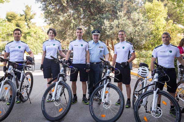 Αστυνομικοί με ποδήλατα και στην Καστοριά !