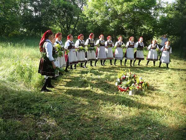 Το έθιμο της Πρωτομαγιάς αναβίωσε και φέτος στην Αγία Παρασκευή Κοζάνης