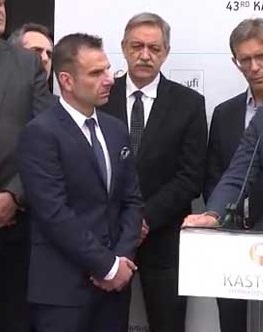 Ανοιχτή επιστολή του Πάρι Κουκουλόπουλου με αιχμές προς τον πρόεδρο του Συνδέσμου Γουνοποιών Καστοριάς για τα εγκαίνια της έκθεσης Γούνας
