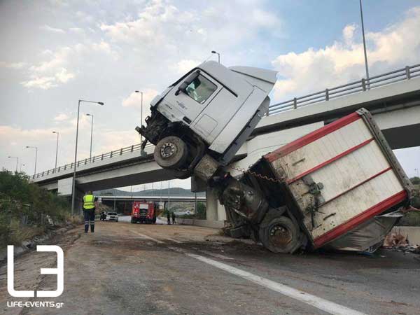 Εκτροπή νταλίκας στην Εγνατία Οδό (βίντεο)