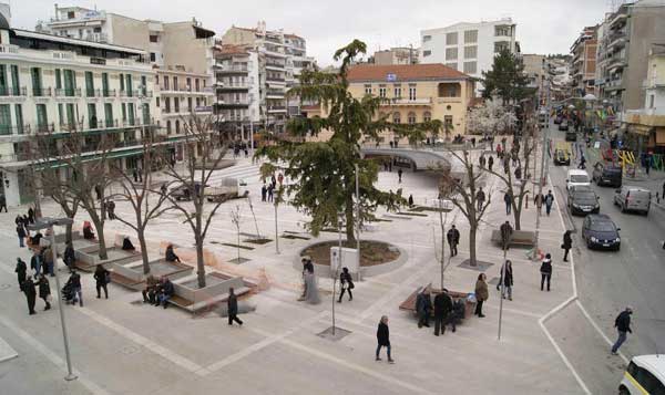 Ανάπτυξη τραπεζοκαθισμάτων στην κεντρική πλατεία της Κοζάνης;-Καμία πρόταση για πεζοδρόμηση δρόμων ήπιας κυκλοφορίας