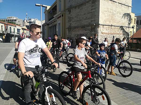 Ποδηλατάδα και πολλά παιχνίδια από τον Σύλλογο Εθελοντών Αιμοδοτών Κοζάνης ¨Γέφυρα Ζωής¨