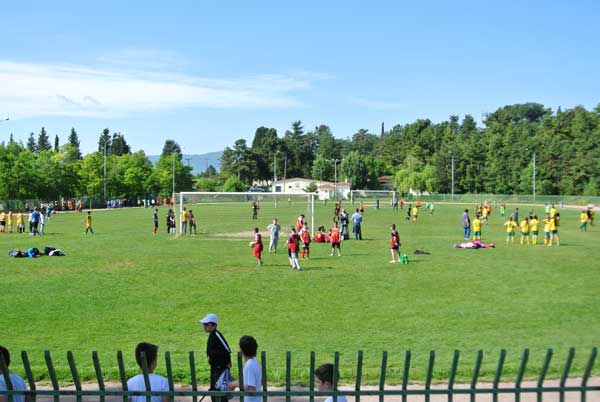 Χιλιάδες μαθητές στο ΔΑΚ παίζουν ποδόσφαιρο, βόλεϊ, χάντμπολ και άλλα ομαδικά αθλήματα
