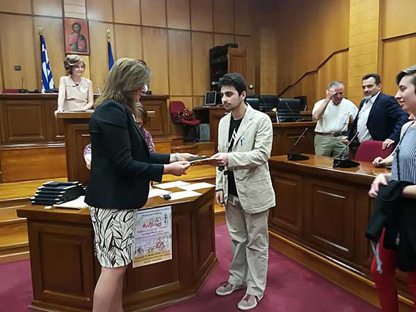 Χαμόγελα επιτυχίας και χειροκροτήματα στην βράβευση μαθητών που διακρίθηκαν στους Διαγωνισμούς της Ε.Μ.Ε.