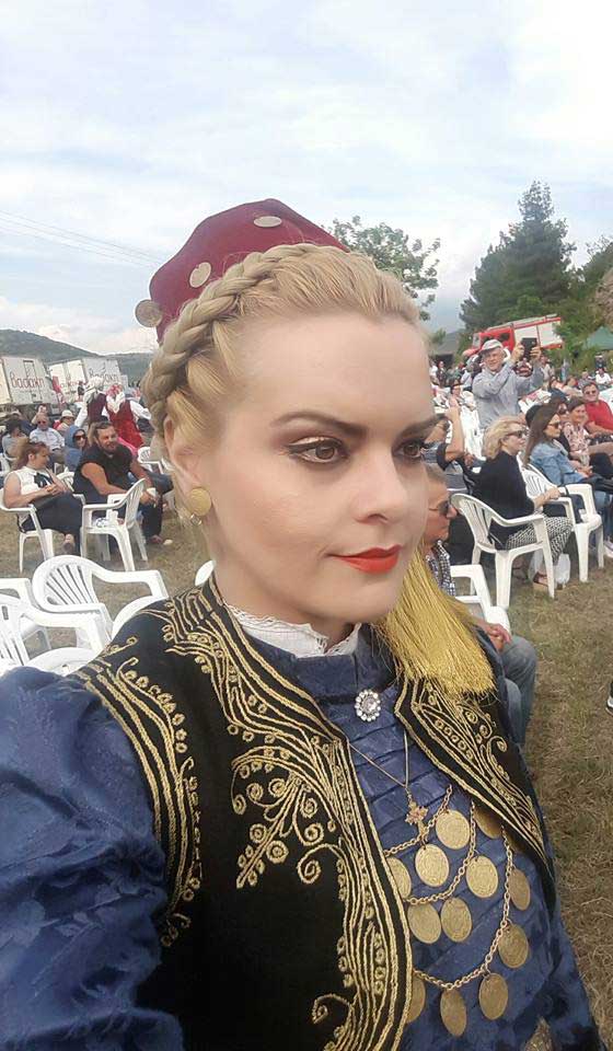 Η παραδοσιακή φορεσιά της Εράτυρας παρουσιάστηκε στην 3η Πανελλήνια Συνάντηση Πολιτιστικών Συλλόγων Μακεδόνων στην Αμφίπολη