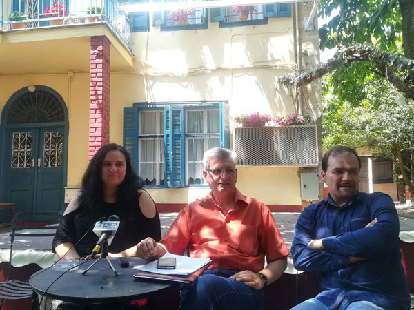 Γιάννης Μπέζος, Τάνια Τρύπη, Μανώλης Λιδάκης, κινηματογραφικές ταινίες και παιδικές παραστάσεις στην αυλή του Φιλοπρόοδου 