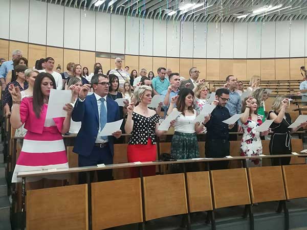 Συγκίνηση και πολλά χαμόγελα στην ορκωμοσία των αποφοίτων του Προγράμματος Μεταπτυχιακών Σπουδών «Τραπεζική και Χρηματοοικονομική» του ΤΕΙ Δ.Μακεδονίας