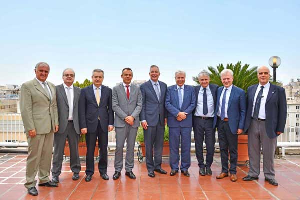 Συνάντηση ανώτατων στελεχών της General Electric και της ΔΕΗ A.E.