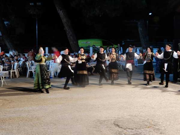 Το χορευτικό του Συλλόγου Γρεβενιωτών Κοζάνης ‘Ο ΑΙΜΙΛΙΑΝΟΣ’  στο 1ο Φεστιβάλ Πολιτισμού, Παράδοσης & Τεχνών στο Πρωτοχώρι