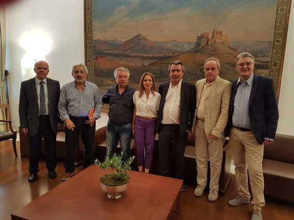Με τον Πρόεδρο της Βουλής των Ελλήνων κ. Νικόλαο Βούτση συναντήθηκε ο Συντονιστής της Αποκεντρωμένης Διοίκησης Ηπείρου-Δυτικής Μακεδονίας κ. Βασίλειος Μιχελάκης