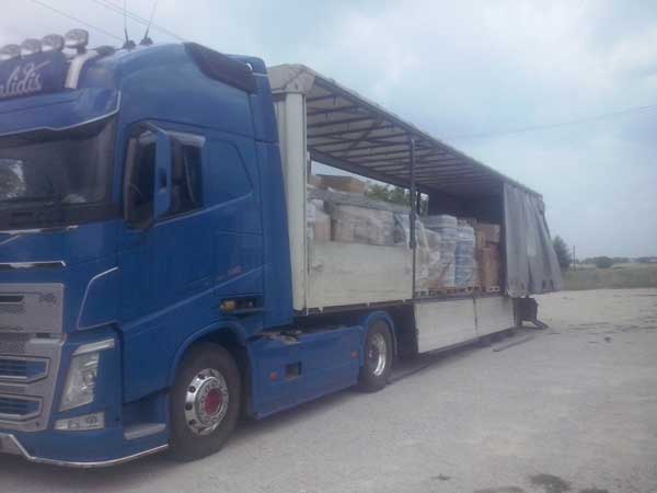 Έφτασε στην Περιφέρεια Αττικής η αποστολή της ανθρωπιστικής βοήθειας που συγκέντρωσε η Περιφέρεια Δ. Μακεδονίας