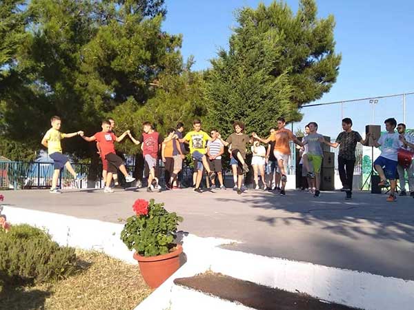 Με πολλές συμμετοχές πραγματοποιήθηκε το 12ο φεστιβάλ παραδοσιακών χορών και μουσικής στην Αγία Παρασκευή Κοζάνης