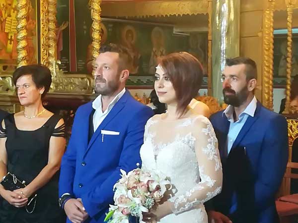 Επιτέλους… παντρεύτηκαν – Δείτε φωτογραφίες από το γάμο του Στάθη Καλογερίδη και της Ελένης Γεωργάκα