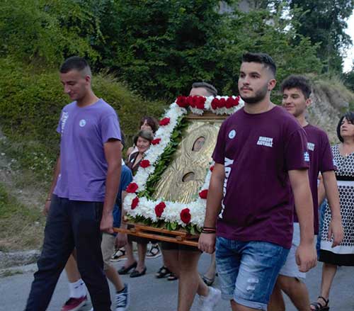 Οι καβαλάρηδες του Κρόκου στη λιτανεία της εικόνας της Αγίας Παρασκευής