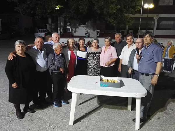 Γιόρτασαν τα 70στά τους γενέθλια οι γεννηθέντες το 1948 στο ΜεταξάΓιόρτασαν τα 70στά τους γενέθλια οι γεννηθέντες το 1948 στο Μεταξά