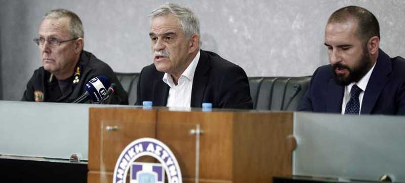 Φονικές πυρκαγιές: Ρίχνουν τις ευθύνες στον άνεμο και στους εμπρηστές