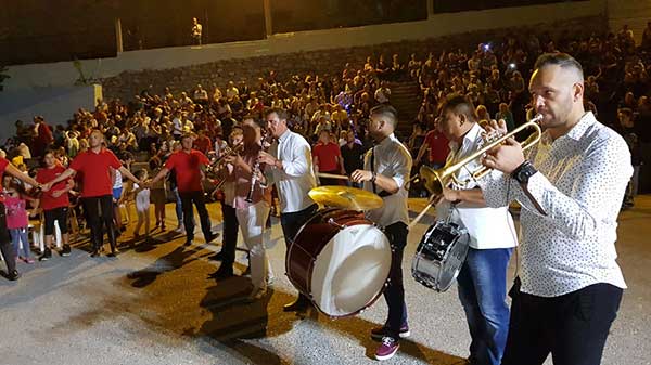 Σιάτιστα: Χιλιάδες κόσμου στο γλέντι του Μπούνου. Οι καβαλάρηδες της Παναγιάς σας προσκαλούν! Βίντεο και εικόνες