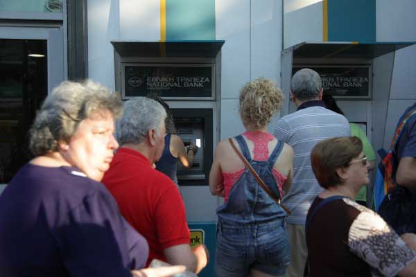 Τέλος τα capital controls για τις αναλήψεις μετρητών