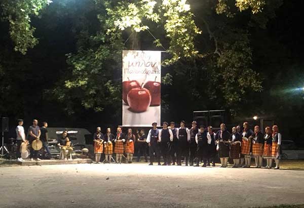 Πλήθος κόσμου στην 34η γιορτή μήλου