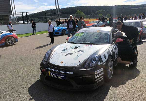 Porsche Sports Cup 5os αγώναςαντοχής SPA Francorchamps – Και νέα επιτυχία του Γιώργου Καρακούλα, αθλητή του ΣΜΑΚ, στις Ευρωπαϊκές πίστες αυτοκινήτου.