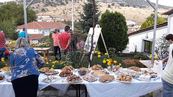 Η 2η γιορτή τσαγιού στην οικοτεχνία αρωματικών στα Σιδερά Κοζάνης