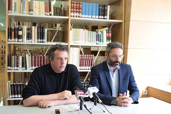 Λευτέρης Ιωαννίδης: «Η βιβλιοθήκη της Κοζάνης αφορά το σύνολο του ελληνισμού»-Δημήτρης Δημόπουλος: «Να γιορτάσουμε χωρίς αμετροέπεια αυτό το πολύ σημαντικό γεγονός της πόλης»