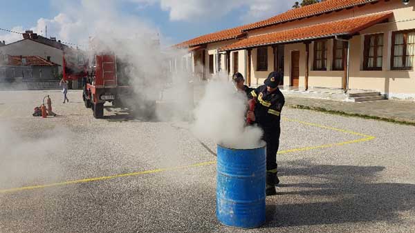 Επέμβαση της πυροσβεστικής στο δημοτικό σχολείο Τσοτυλίου!