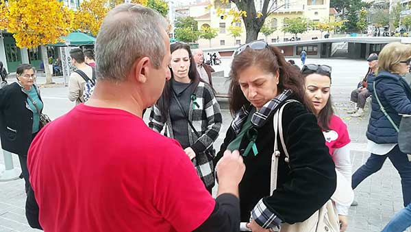 Το πράσινο κορδελάκι, το σύμβολο των μεταμοσχεύσεων μοιράστηκε στην κεντρική πλατεία της Κοζάνης – 1η Νοέμβρη ημέρα δωρεάς οργάνων