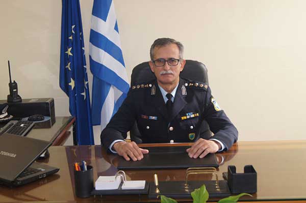 O αδελφός του Γιώργου Ντζιμάνη, διατηρητέος στο βαθμό του ταξίαρχου της Ελληνικής Αστυνομίας