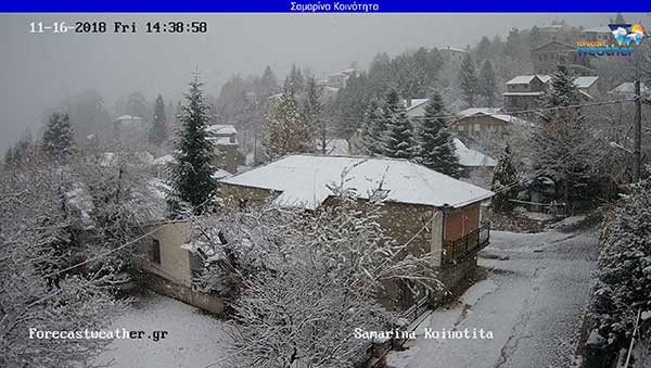 Πυκνή χιονόπτωση στη Σαμαρίνα Γρεβενών
