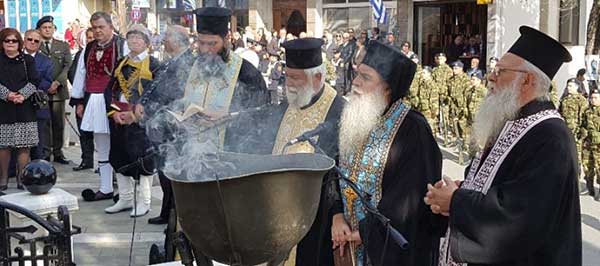Σιάτιστα: Επεισόδιο με το βουλευτή Θέμη Μουμουλίδη στην κατάθεση στεφάνων