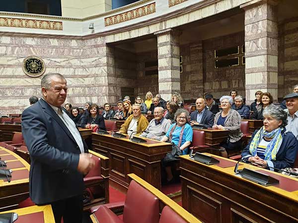 Ο Γιώργος Ντζιμάνης υποδέχτηκε το ΚΑΠΗ Βοΐου στη Βουλή