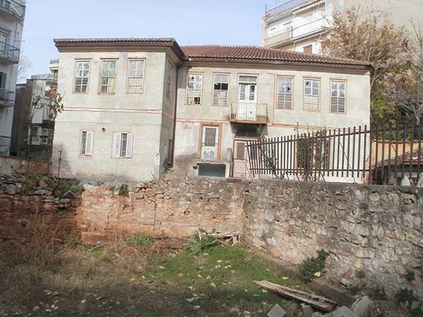 Το αρχοντικό του Ευάγγελου Βαμβακά είναι σε άθλια κατάσταση