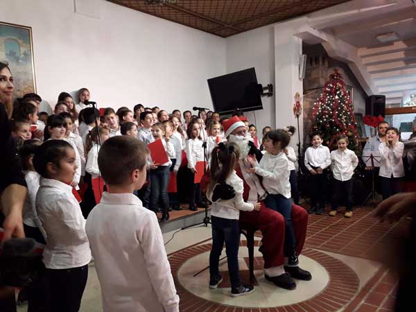 Ο Άη Βασίλης ήρθε στο Λαογραφικό Μουσείο για τα παιδιά του Συνδέσμου – Καλαντίσματα και χορευτικά από όλη την Ελλάδα