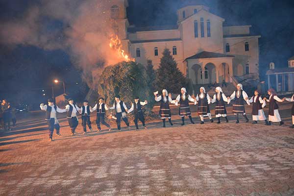 Το έθιμο Κόλιαντα Μπάμπω στην Ασβεστόπετρα Εορδαίας -Δείτε φωτογραφίες