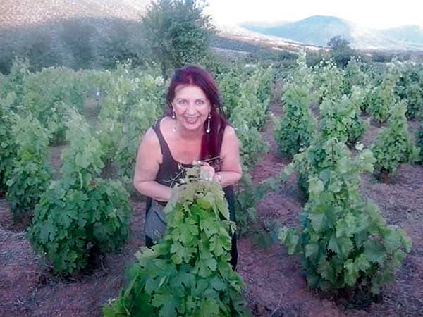 Μια ελληνίδα από τον Πελεκάνο Βοΐου “σεργιανάει” τον κόσμο